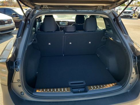 Used 2025 Nissan Kicks SV w/ Illumination Package image 14