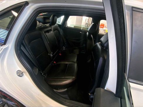 Used 2019 Volkswagen Jetta GLI image 18