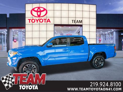 Used 2021 Toyota Tacoma TRD Sport AWD/4WD image 1