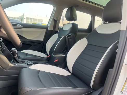 New 2025 Volkswagen Taos SEL image 11