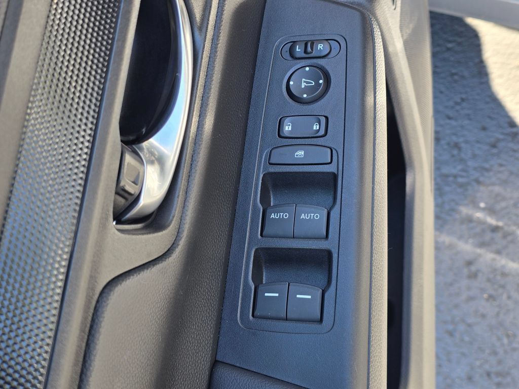 Certified 2025 Honda CR-V EX image 15