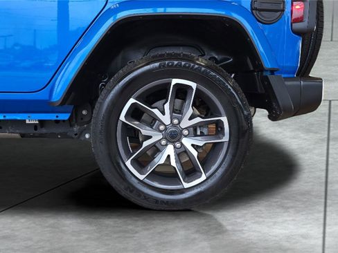 Used 2024 Jeep Wrangler Unlimited w/ Convenience Group AWD/4WD image 30