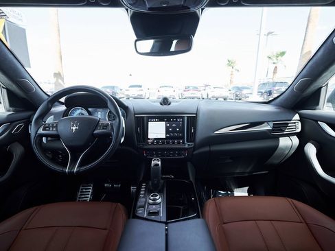 Used 2022 Maserati Levante Modena image 33