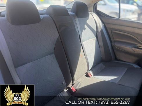 Used 2025 Nissan Versa SV FWD image 9