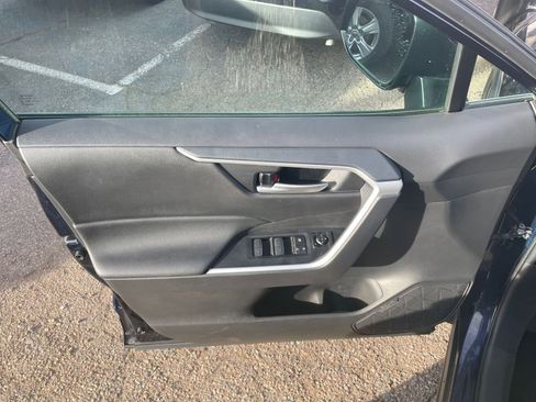 Used 2025 Toyota RAV4 XLE image 20