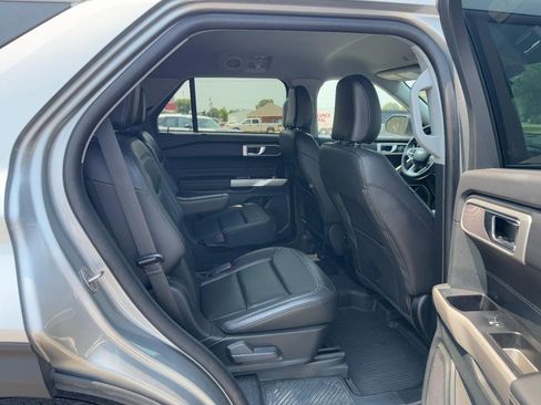 Used 2024 Ford Explorer XLT w/ Equipment Group 202A AWD/4WD image 10