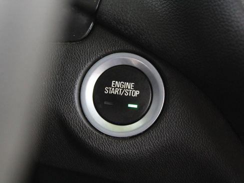 Used 2018 Chevrolet Equinox LT FWD image 20
