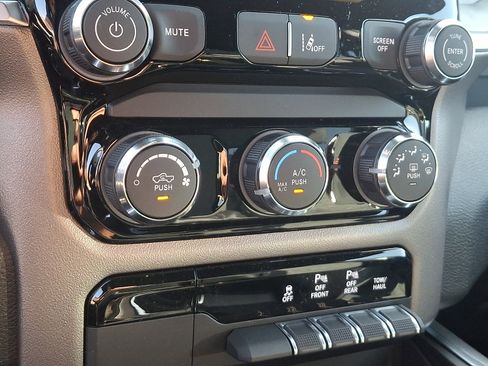 New 2026 RAM 1500 Express AWD/4WD image 14