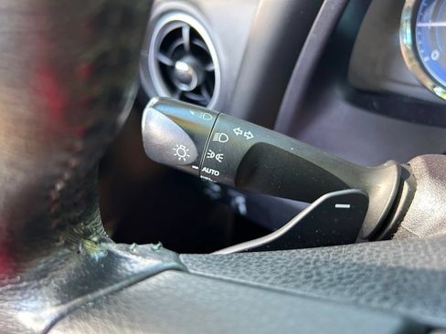 Used 2018 Toyota Corolla SE FWD image 21