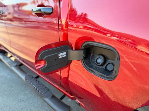 Used 2023 Chevrolet Silverado 1500 LT Trail Boss AWD/4WD image 14