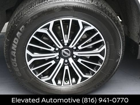 Certified 2025 Nissan Armada SL w/ Captain's Chari Seat Package AWD/4WD image 5