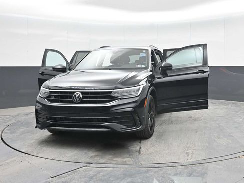 Used 2022 Volkswagen Tiguan SE R-Line AWD/4WD image 61