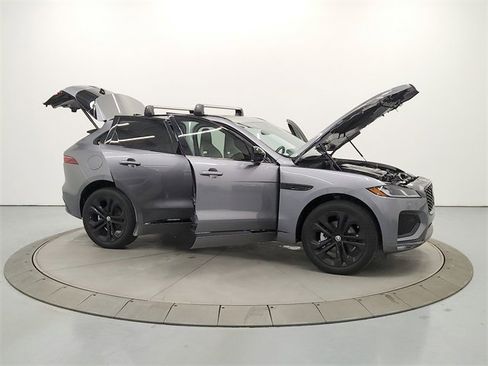 Used 2025 Jaguar F-PACE R-Dynamic S image 16
