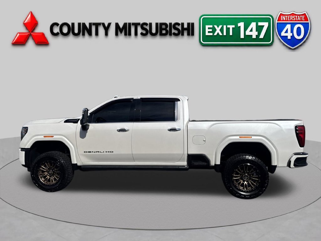 Used 2025 GMC Sierra 2500 Denali Ultimate w/ Max Trailering Package AWD/4WD image 3