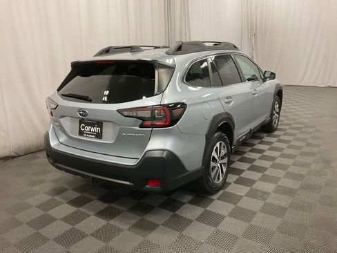 Used 2024 Subaru Outback Premium AWD/4WD image 3