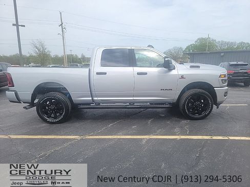 New 2026 RAM 2500 Big Horn AWD/4WD image 6