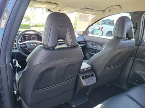 Used 2023 Nissan Ariya AWD image 10