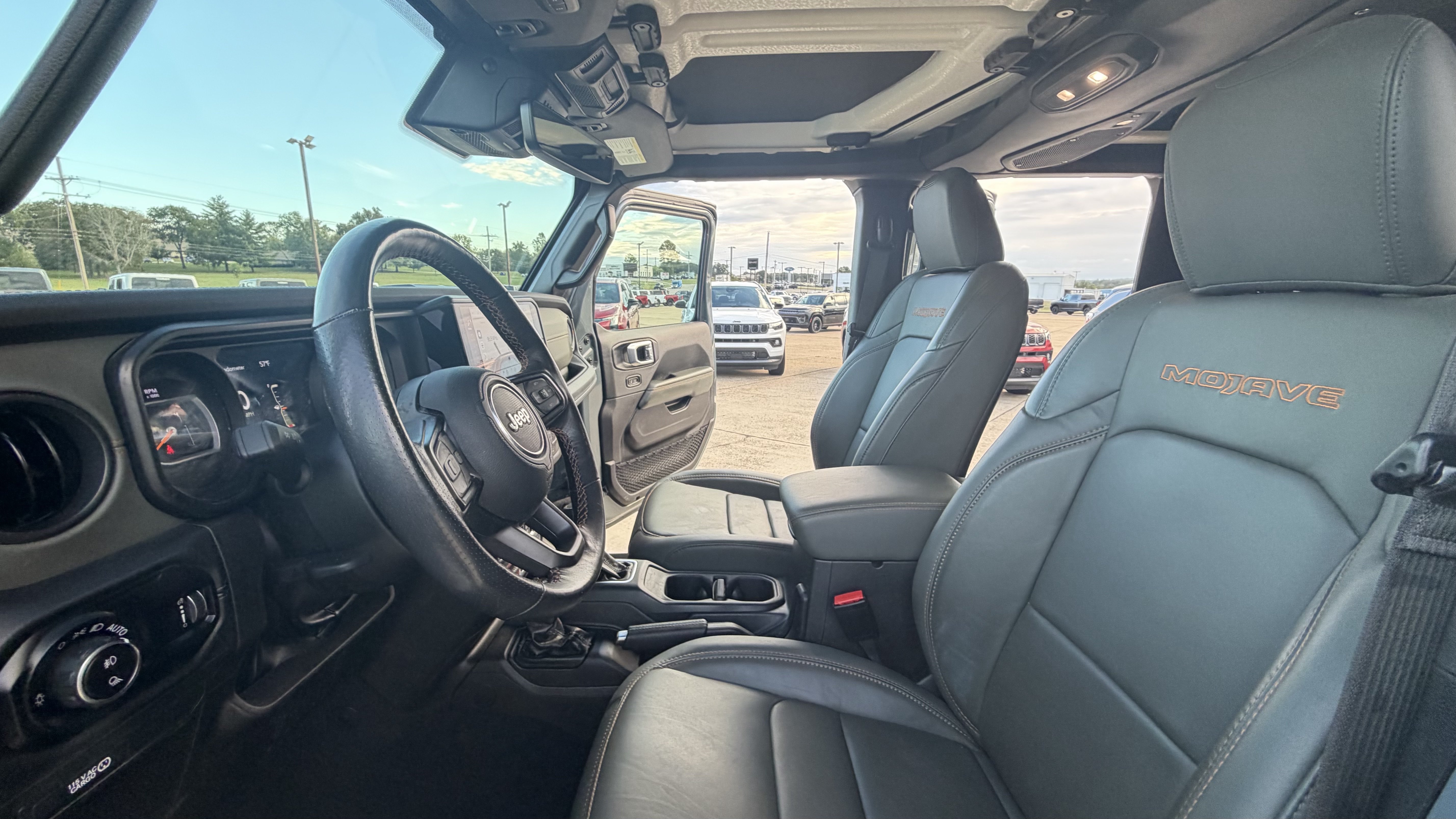 Used 2024 Jeep Gladiator Mojave AWD/4WD image 20