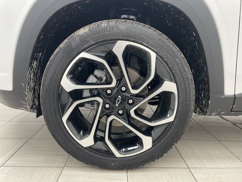 New 2026 Chevrolet Trax RS w/ Sunroof Package FWD image 8