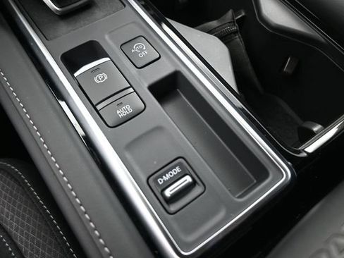 New 2026 Nissan Pathfinder SV image 9