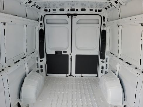 Used 2026 RAM ProMaster 2500 w/ Convenience Group FWD image 13