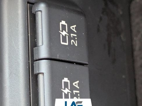 Used 2020 Toyota RAV4 Limited w/ Limited Grade Weather Package AWD/4WD image 31