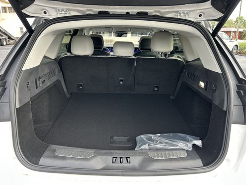 Used 2026 Lincoln Nautilus Premier w/ Jet Appearance Package image 5