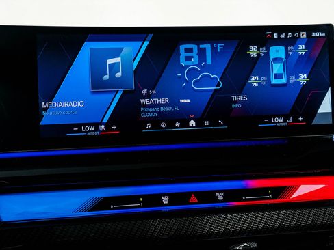 Used 2026 BMW M5 w/ Executive Package image 38