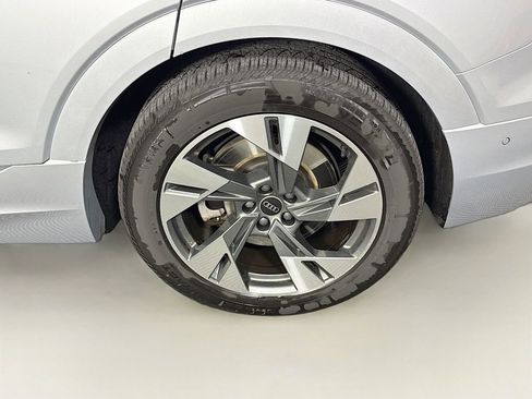 Used 2022 Audi e-tron Premium Plus AWD/4WD image 34