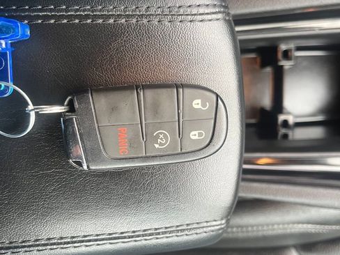 Used 2025 Jeep Compass Limited AWD/4WD image 36