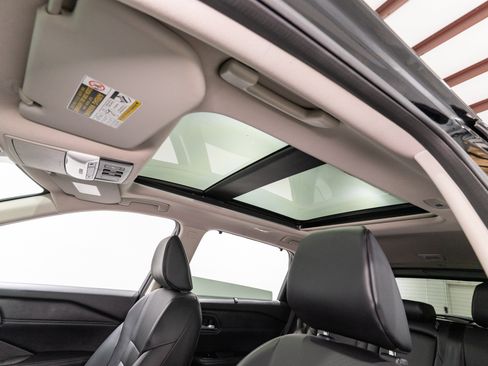 Used 2025 Nissan Rogue SV w/ SV Premium Package FWD image 16