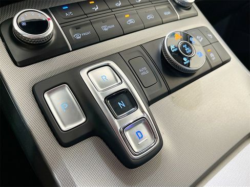 Used 2022 Hyundai Palisade SE image 17