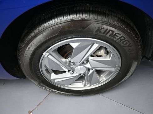 Certified 2025 Hyundai Elantra SE w/ Cargo Package FWD image 15