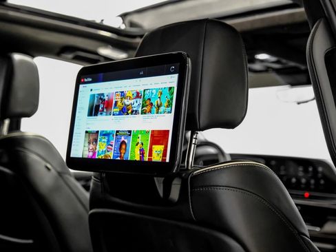 Used 2024 Cadillac Escalade V w/ LPO, ONYX Package image 34