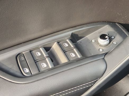 Used 2018 Audi SQ5 Premium Plus w/ Navigation Package image 27