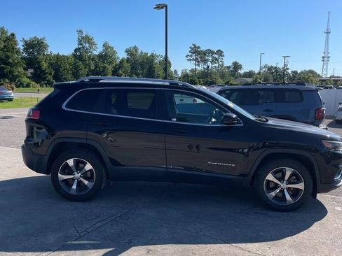 Used 2019 Jeep Cherokee Limited w/ Trailer Tow Group AWD/4WD image 5