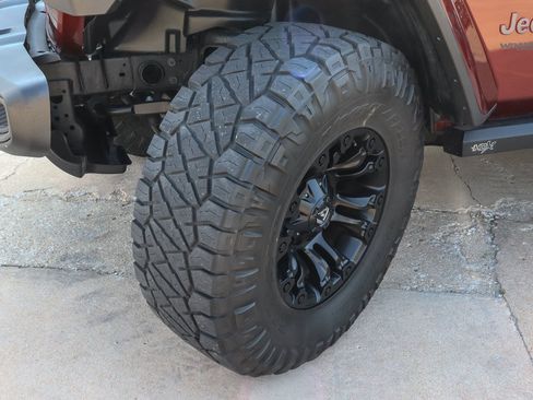 Used 2021 Jeep Wrangler Unlimited Rubicon AWD/4WD image 22