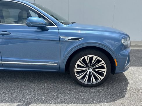 Used 2023 Bentley Bentayga Extended Wheelbase AWD/4WD image 8