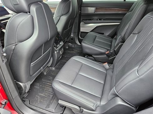 New 2026 Cadillac Vistiq Sport w/ LPO, Floor Liner Package image 16