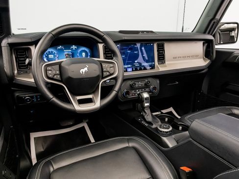 Used 2025 Ford Bronco Outer Banks w/ Sasquatch Package image 41