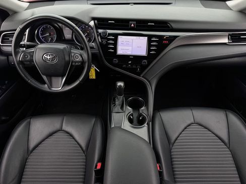 Used 2020 Toyota Camry SE FWD image 11