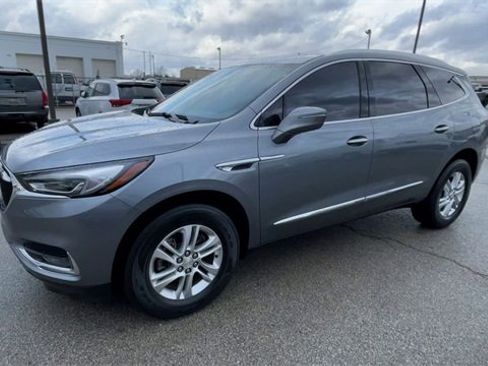 Used 2021 Buick Enclave Essence image 6