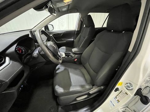Certified 2021 Toyota RAV4 LE AWD/4WD image 9