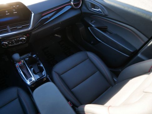 Used 2024 Chevrolet Trax RS w/ Driver Confidence Package image 11