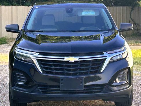 Used 2022 Chevrolet Equinox LS w/ LS Convenience Package FWD image 2