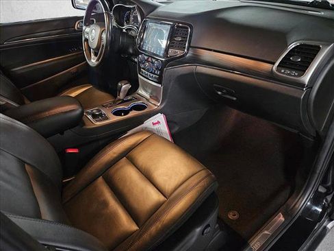 Used 2021 Jeep Grand Cherokee Limited image 21