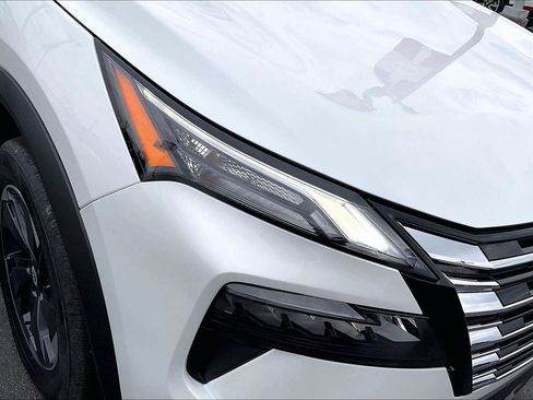 Certified 2024 Nissan Rogue SV w/ SV Premium Package FWD image 30