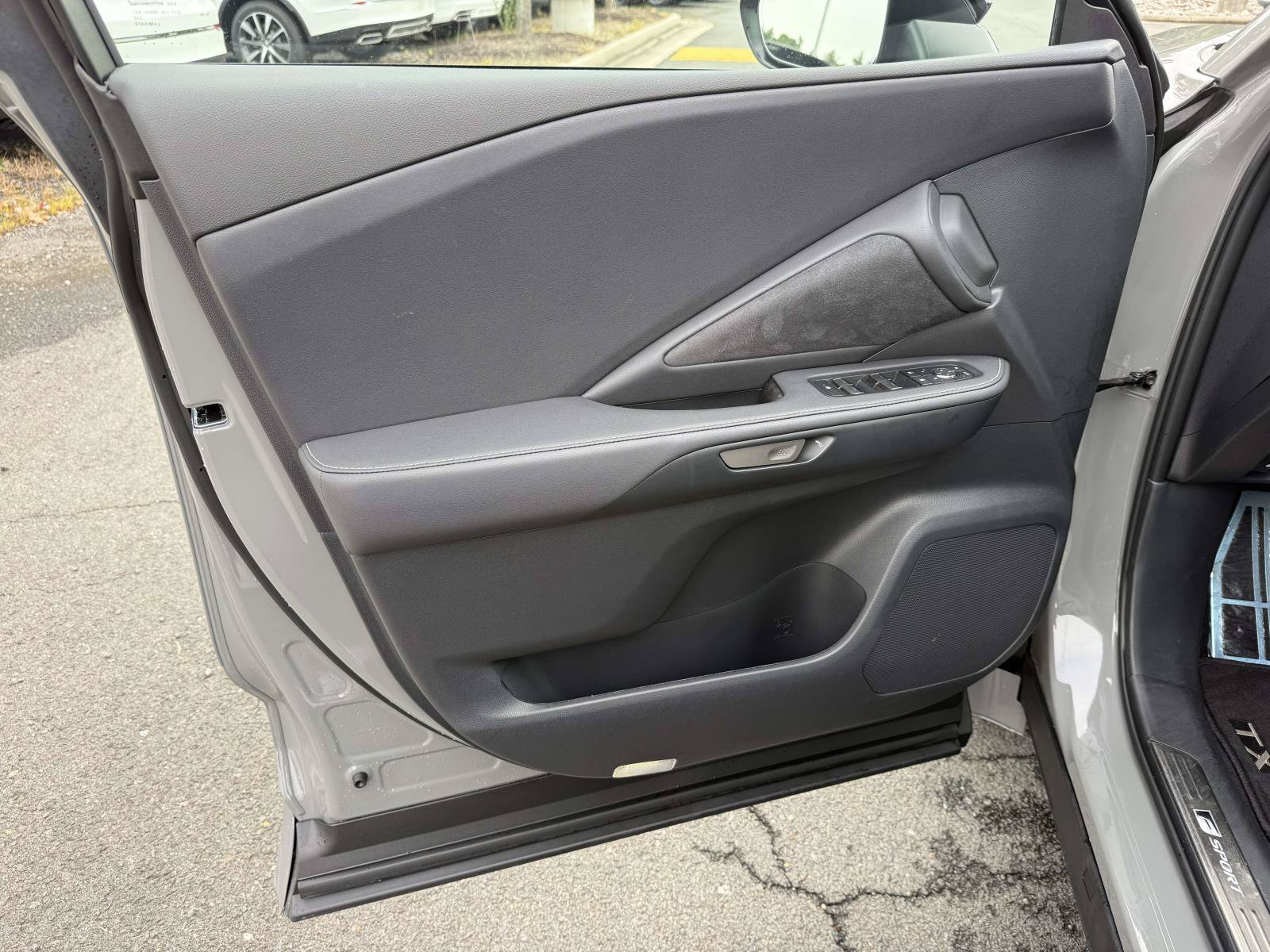 Used 2026 Lexus TX 500h AWD w/ Technology Package image 12