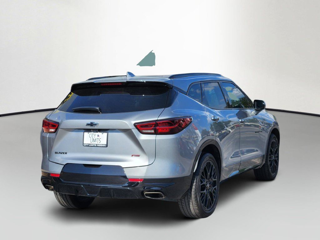 Used 2023 Chevrolet Blazer RS w/ Driver Confidence II Package FWD image 7