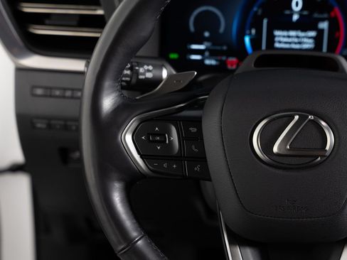 Used 2025 Lexus GX 550 w/ Accessory Package (2T) AWD/4WD image 34